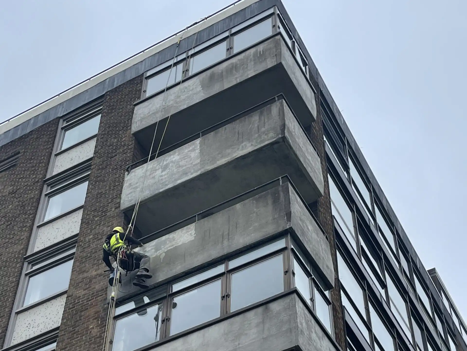 rope access cleaning Edinburgh